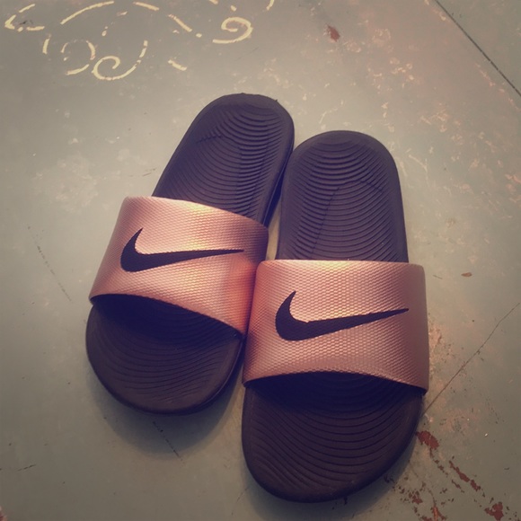 Nike slides - Picture 1 of 3